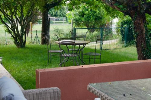 Létesítmények, Logement indépendant avec extérieur (Logement independant avec exterieur) in La Brede