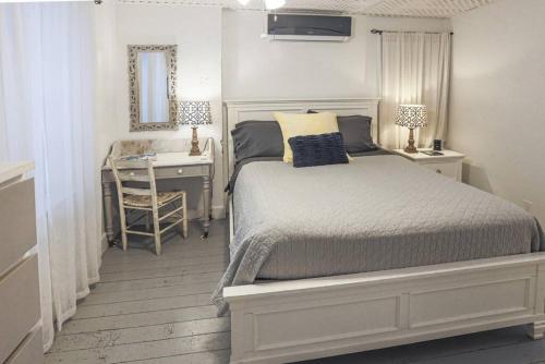 The Captains Quarters - A Relaxing Nautical Abode