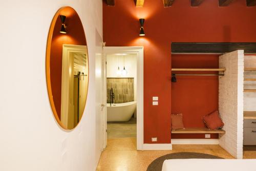 One-Bedroom Apartment image 8