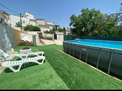Kert, CasaBenadalid. Casa rural con piscina. in Benadalid