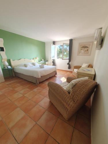 room detail thumbnail 1