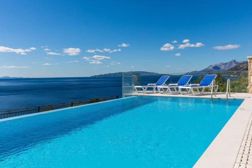 Beautiful sea view Villa di Goya with heated pool