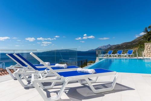 Beautiful sea view Villa di Goya with heated pool