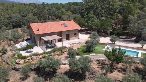 A szálláshely kívülről, Villa familiar con piscina, en La Vera de Cáceres (Villa familiar con piscina, en La Vera de Caceres) in Valverde De La Vera
