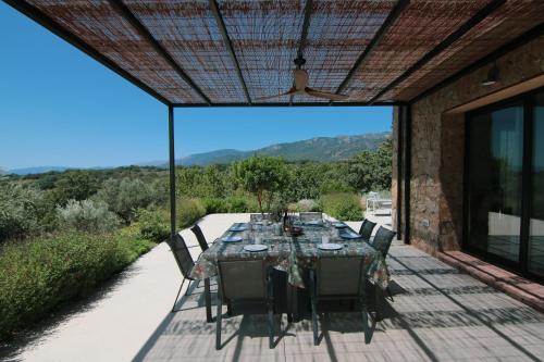 Erkély/terasz, Villa familiar con piscina, en La Vera de Cáceres (Villa familiar con piscina, en La Vera de Caceres) in Valverde De La Vera
