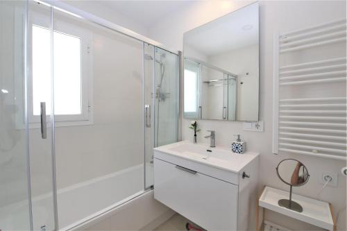 Two-Bedroom Apartment image 5