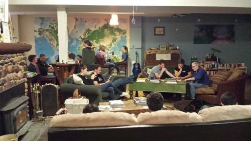 صالة مشتركة/ منطقة التلفزيون, Dreamcatcher Hostel in Downtown Golden