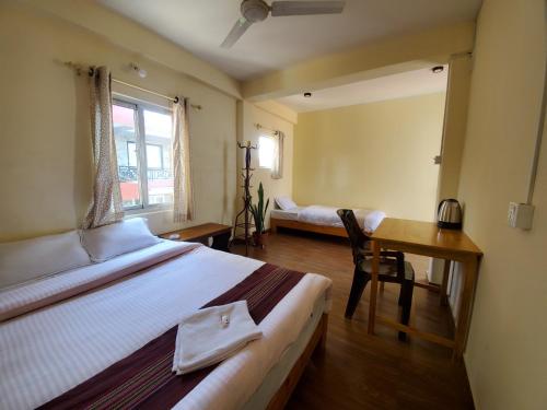 Triple Room with Private Bathroom image 4