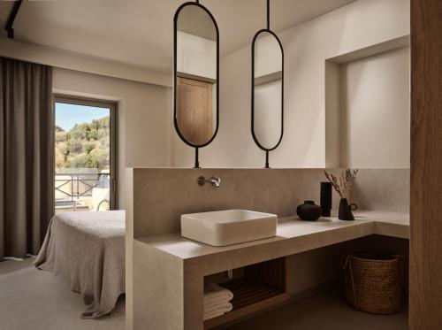 Alamis Apartments - image 4