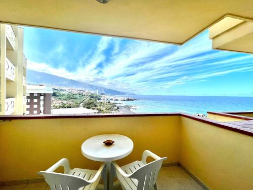 One bedroom apartment with spectacular views with Atlantic Ocean