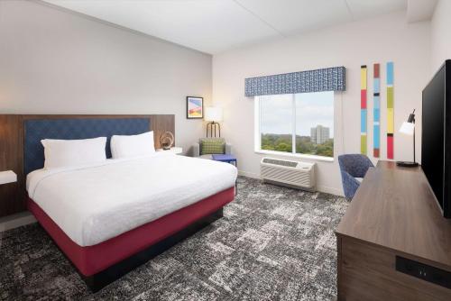 Hampton Inn & Suites by Hilton Rochester Downtown near ท้องฟ้าจำลอง สตราเซนเบิร์ก