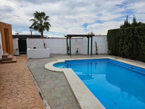 Stunning 3-Bed Villa detached with private pool