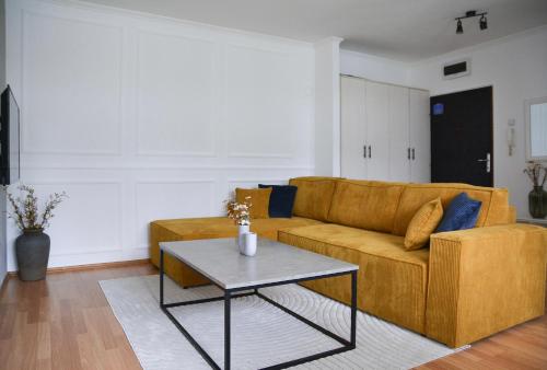 CROWN apartment 4 in ดูโดวาชูมา