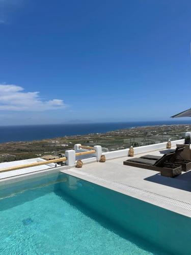 Wonderful Santorini Villa - 2 Bedroom - Dream Villa Tria - Stunning Sea Views and Private Pool - Vourvoulos