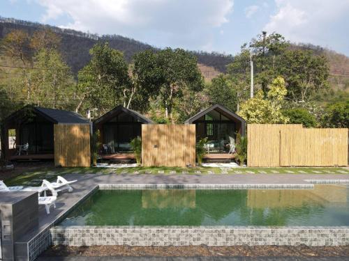레이크 힐 칸차나부리 리조트 (Lake Hill Kanchanaburi Resort) in 시 사왓