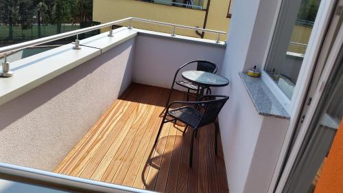 Балкон, Sentami in Жиліна