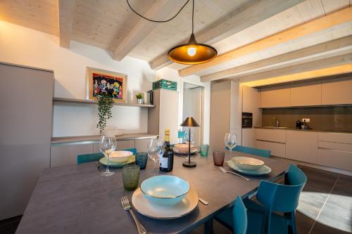 NEW 2024 - ANCIENT GRAVEDONA - where Lake Como classic style meets modern design and comforts - Larihome A41, Gravedona (Foto 6)