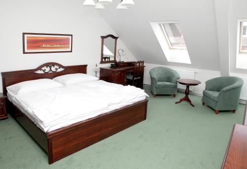 1 queen bed