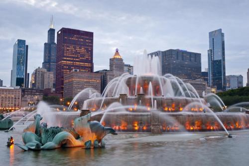 McCormick Place amazing 2b-2b with city view and optional parking for up to 6 guests