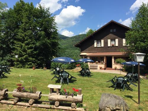 Le Chalet - Hotel - Luttenbach-près-Munster