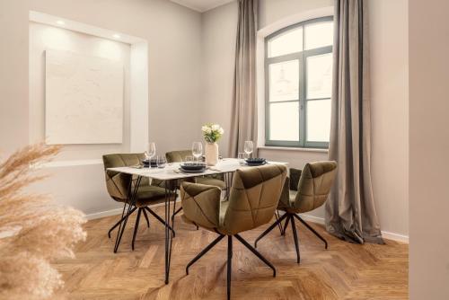 . NEW LUXUS Suite I TWO Kingbeds I Center