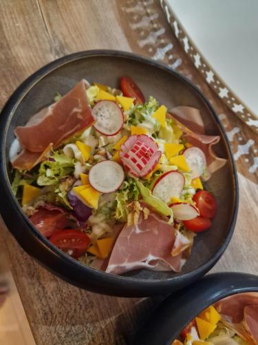 Lodge tente les pommiers Glamping Ô rendez-vous en demi-pension (Lodge tente les pommiers Glamping O rendez-vous en demi-pension) in Roquefeuil