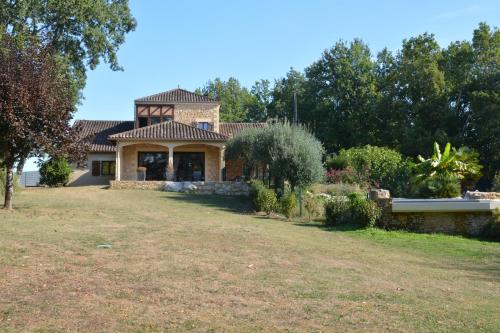 Villa avec piscine dans un parc de 5200M² en plein coeur du Périgord Noir