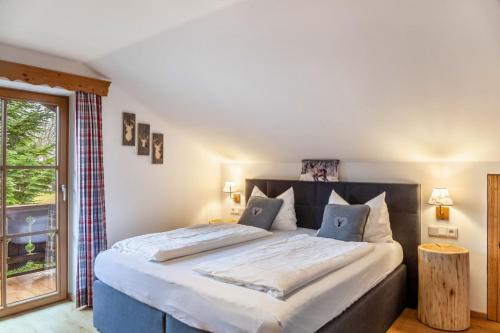 Superior One-Bedroom Apartment with Balcony