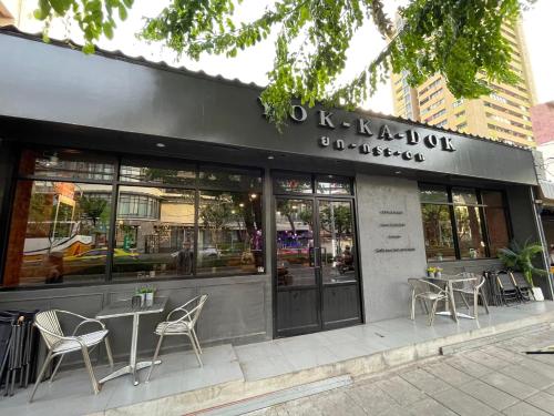 방콕 리버사이드의 아파트먼트 (100m², 침실 2개, 프라이빗 욕실 2개) - 주변 환경