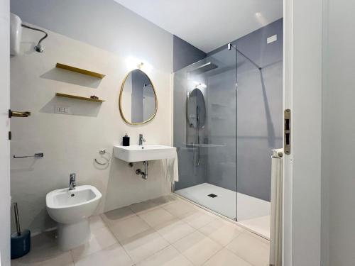 Glamorous flat with Jacuzzi, king size bed and small balcony, Perugia (foto 4)