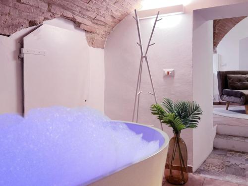 Medieval flat with whirlpool bath, Perugia (foto 7)