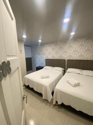 Standard Double Room with Two Double Beds image 4