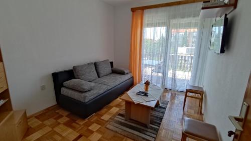 Apartment Marija Selce - image 4