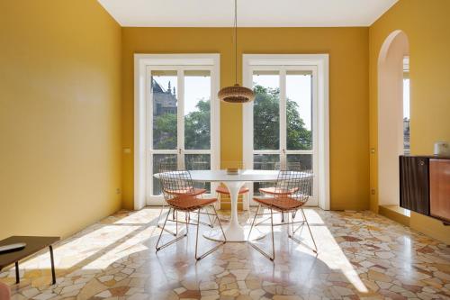 Brera Apartments in Porta Ticinese, Милан