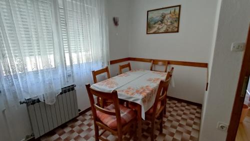 Apartment Marija Selce - image 2