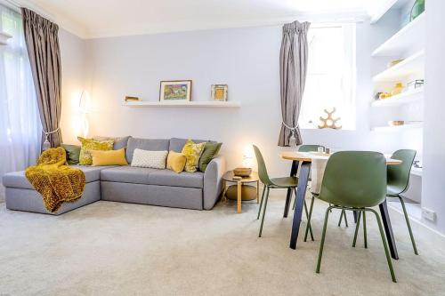 1-bed flat next to Earls Court