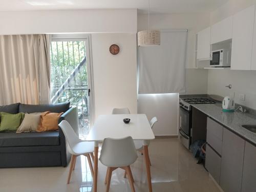 One-Bedroom Apartment image 4