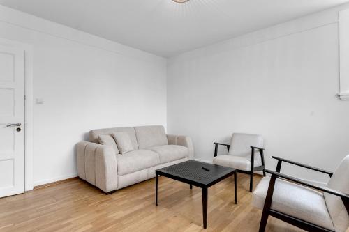 One-Bedroom Apartment image 8