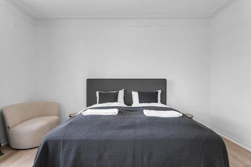 Three-Bedroom Apartment image 5