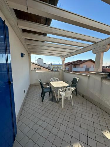 RESIDENCE STEFANIA ATTICI SU 2 LIVELLI - AGENZIA COCAL - Ottava Presa