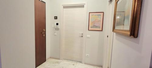 Cozy room in a SHARED apartment close to Linate airport stanza in appartamento condiviso a due passi da Milano Linate, Mediolan (zdjęcie 6)