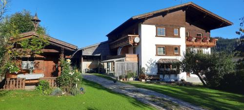 Haus Baumgartner - Apartment - Schattwald