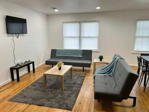 Bright & Spacious 3-Bed Close to NYC