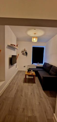 ApartHotel Flat 9 - 10 min to centre by Property Promise