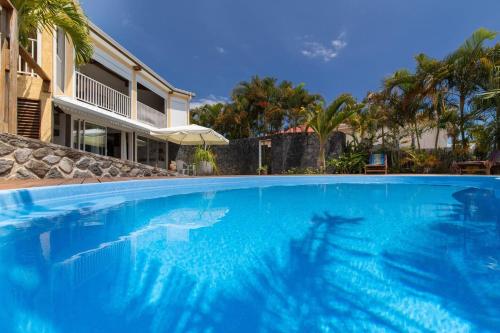 Maison de 2 chambres avec piscine privee et wifi a Petite Ile