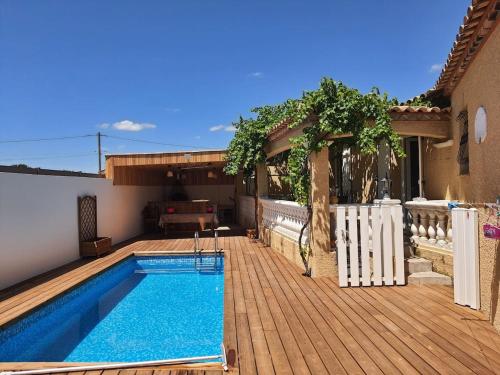 Villa de 4 chambres avec piscine privee jacuzzi et wifi a Paulhan