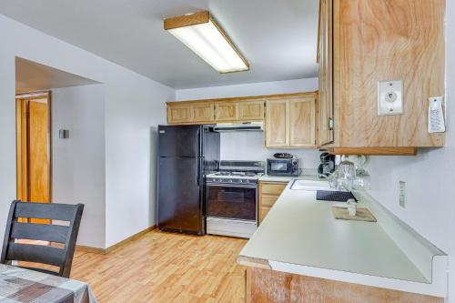 Arrowbear Lake Vacation Rental about 5 Mi to Skiing! in Arrowbear Lake, USA