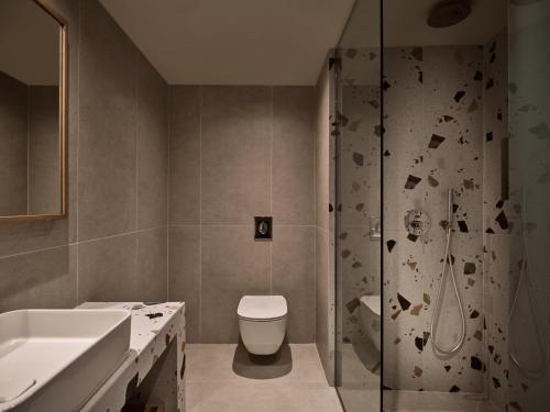 Alamis Apartments - image 9