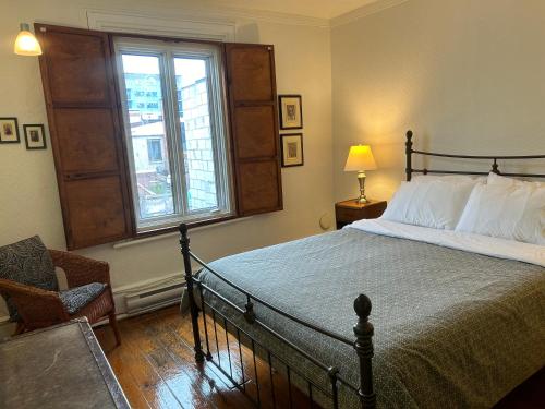 Queen Room with Shared Bathroom