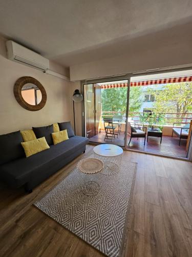 Studio cosy, belle terrasse. - Location saisonnière - Villeneuve-Loubet